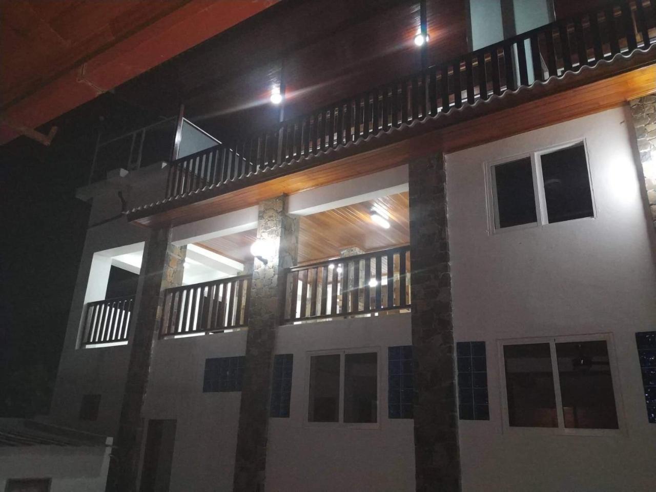 Domus Guesthouse Santana Екстериор снимка
