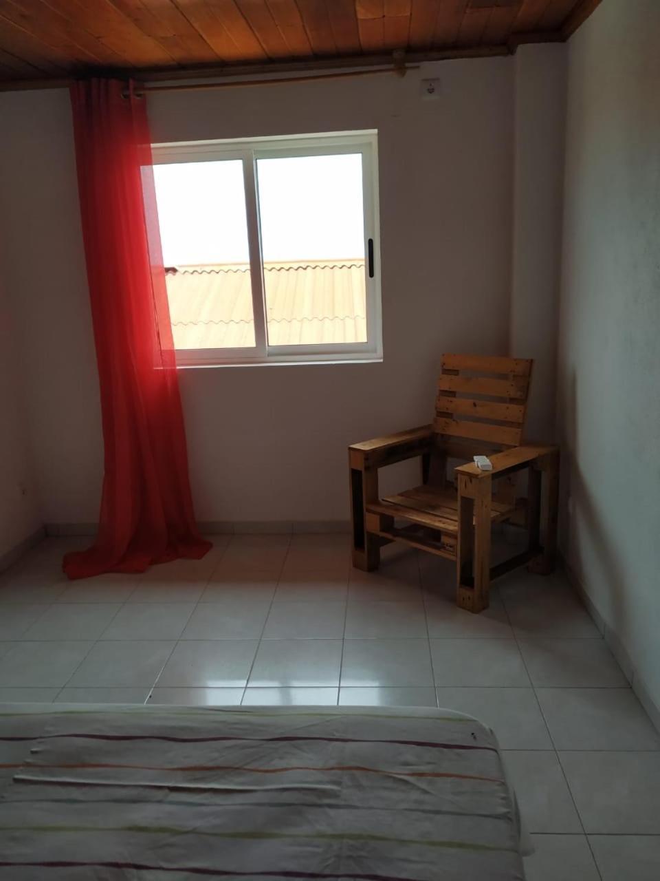 Domus Guesthouse Santana Екстериор снимка