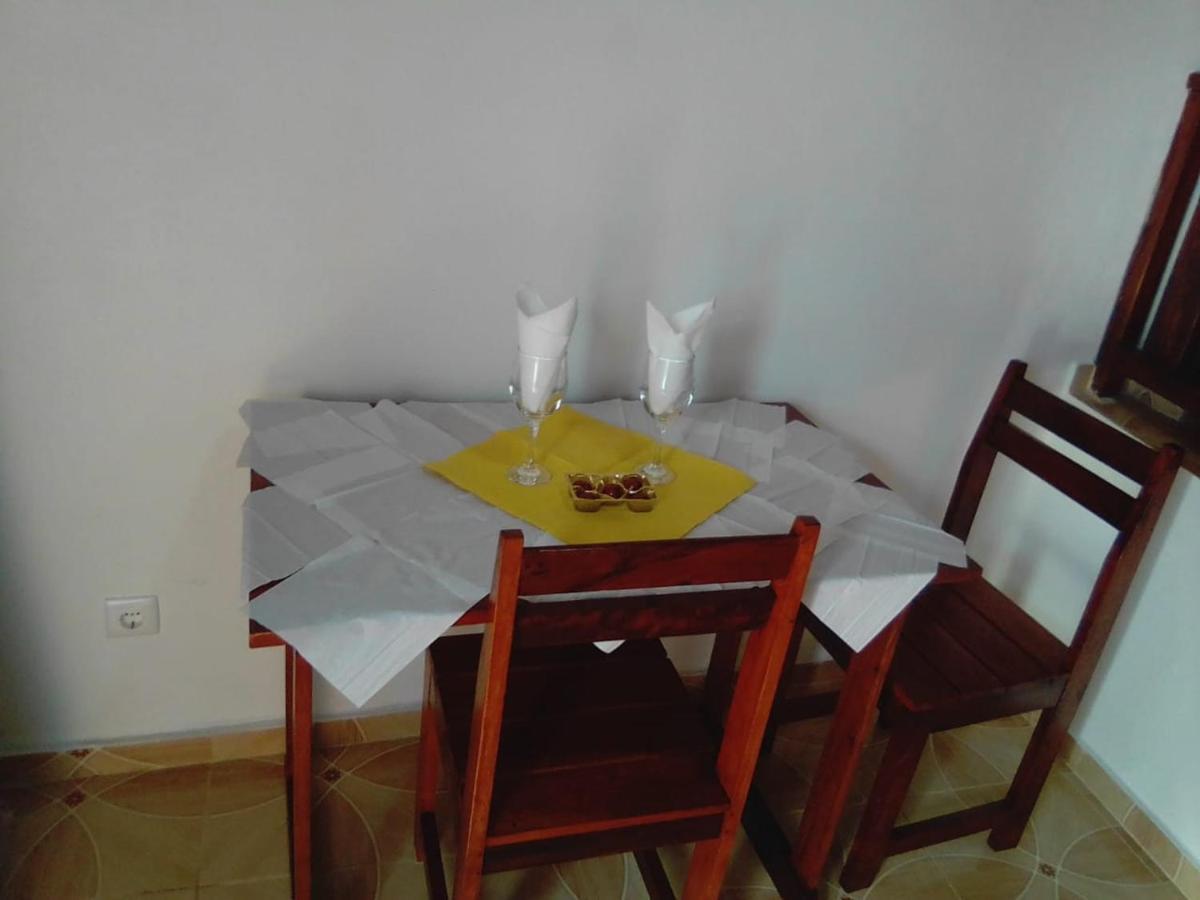 Domus Guesthouse Santana Екстериор снимка