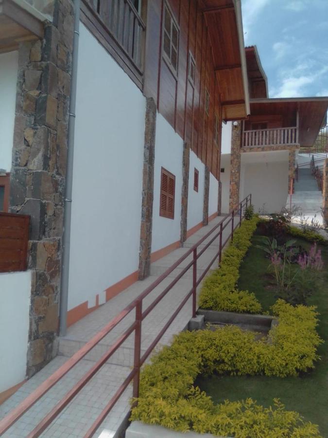 Domus Guesthouse Santana Екстериор снимка
